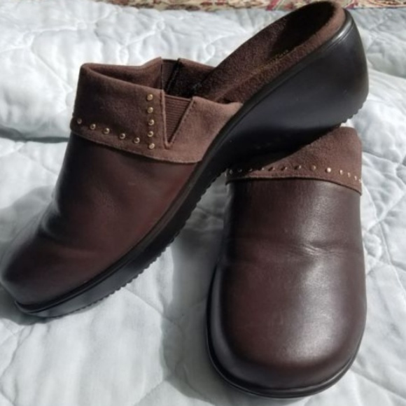 vionic mules and clogs